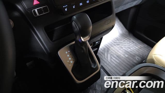 Hyundai Staria 2023 — Şəkil 9/20