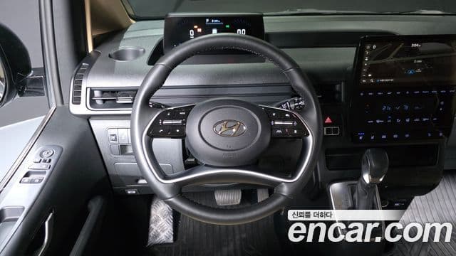 Hyundai Staria 2023 — Şəkil 13/20