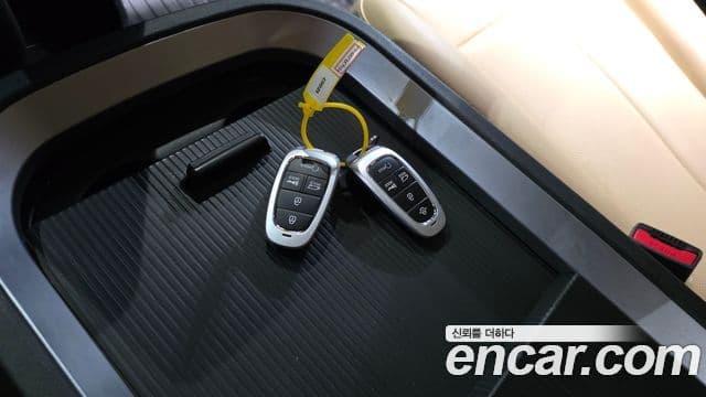 Hyundai Staria 2023 — Photo 25/32