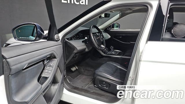 Land Rover Range Rover Evoque 2020 — фото 10 из 20