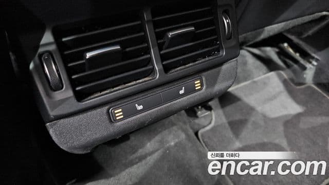 Land Rover Range Rover Evoque 2020 — ფოტო 18/20