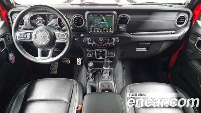 Jeep Wrangler 2021 — ფოტო 7/20