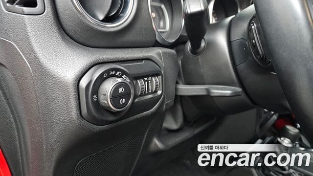 Jeep Wrangler 2021 — ფოტო 20/20