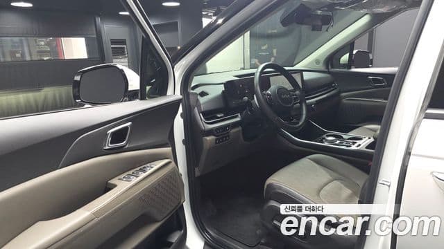 Kia Carnival 2024 — фото 10 из 20