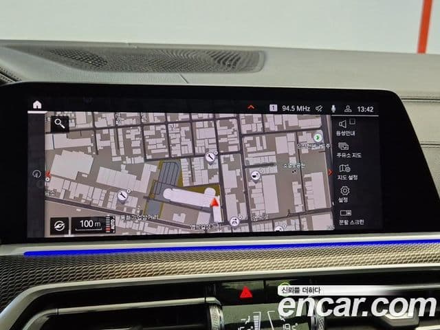 BMW X5 2022 — ფოტო 13/19