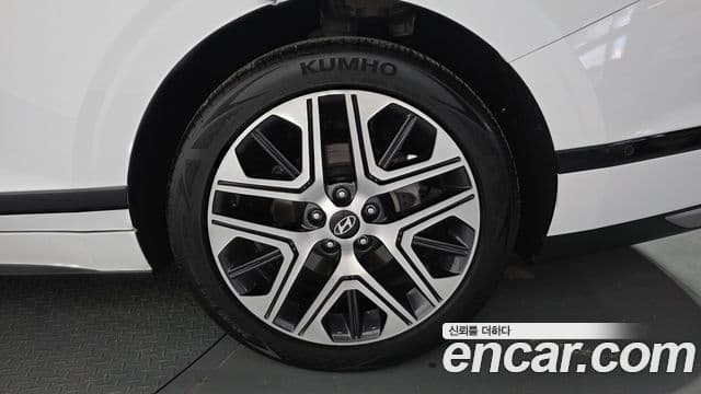 Hyundai Grandeur Hybrid 2025 — Photo 23/32
