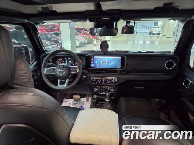 Jeep Wrangler 2024 — ფოტო 7/16
