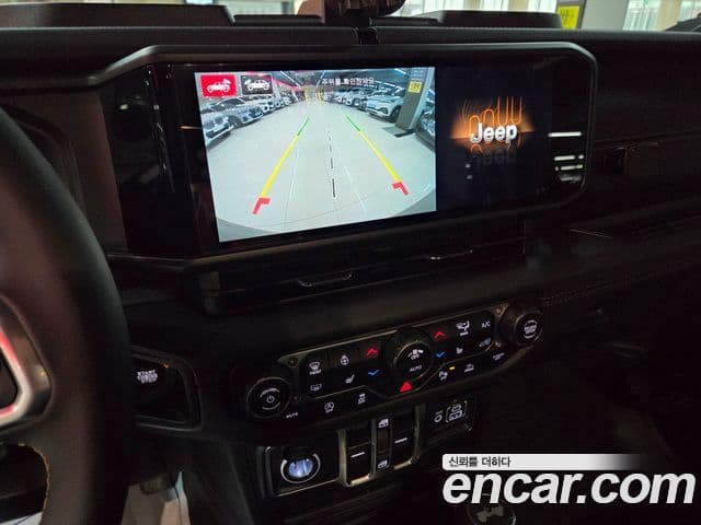 Jeep Wrangler 2024 — ფოტო 13/16