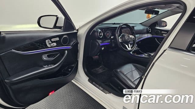 Mercedes-Benz E-Class 2020 — фото 10 из 20