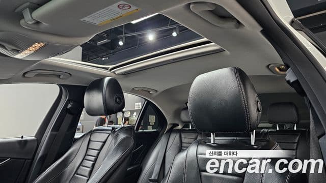 Mercedes-Benz E-Class 2020 — Şəkil 18/20