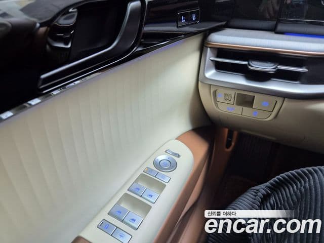 Hyundai Grandeur 2023 — ფოტო 14/16