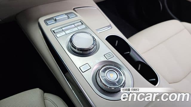 Genesis GV70 2021 — ფოტო 9/20