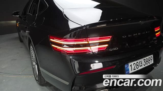 Genesis G80 2023 — Photo 10/35