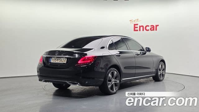 Mercedes-Benz C-Class 2020 — ფოტო 2/20