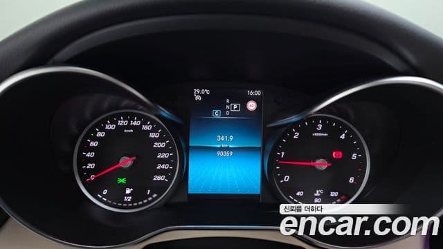 Mercedes-Benz C-Class 2020 — ფოტო 8/20