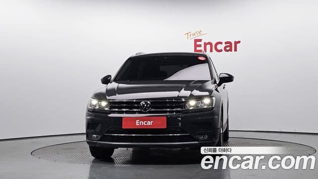 Volkswagen Tiguan 2020 — ფოტო 7/20