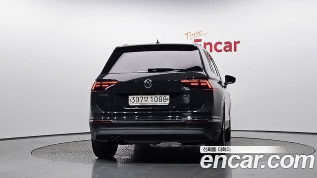 Volkswagen Tiguan 2020 — ფოტო 6/20