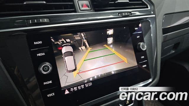 Volkswagen Tiguan 2020 — ფოტო 5/20