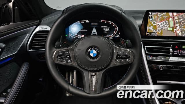 BMW 8 Series 2025 — Photo 11/35