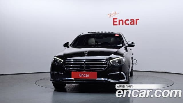 Mercedes-Benz E-Class 2023 — Фото 3/20