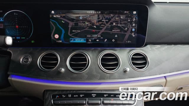 Mercedes-Benz E-Class 2023 — Фото 12/20