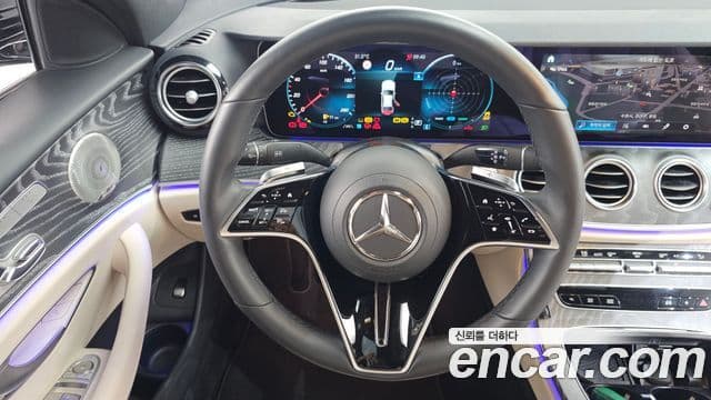 Mercedes-Benz E-Class 2023 — Фото 13/20