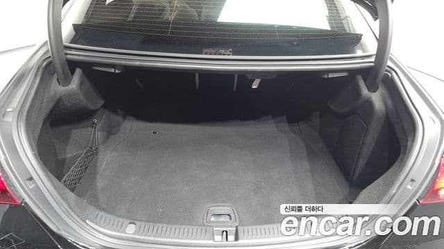 Mercedes-Benz E-Class 2023 — Фото 19/20