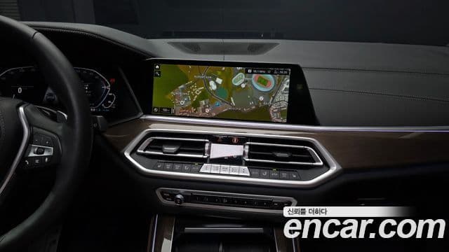 BMW X5 2021 — ფოტო 14/20
