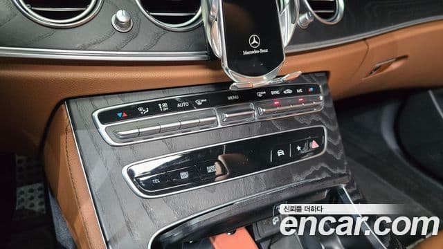 Mercedes-Benz E-Class 2021 — Şəkil 18/20