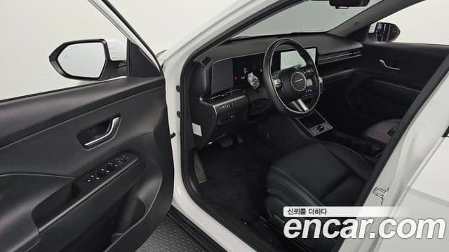 Hyundai Kona 2023 — Фото 10/20