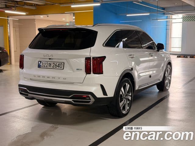 Kia Sorento 2022 — Фото 2/20