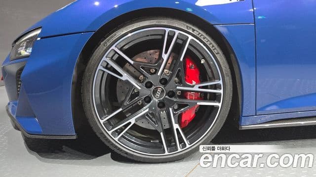 Audi R8 2021 — ფოტო 5/20