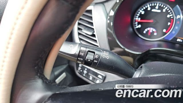 Kia Seltos 2021 — ფოტო 17/20