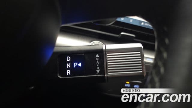 Hyundai Kona 2023 — ფოტო 9/20