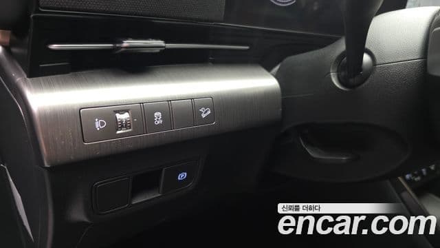 Hyundai Kona Hybrid 2023 — Photo 1/30