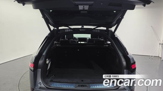 Land Rover Range Rover Velar 2025 — Şəkil 10/20