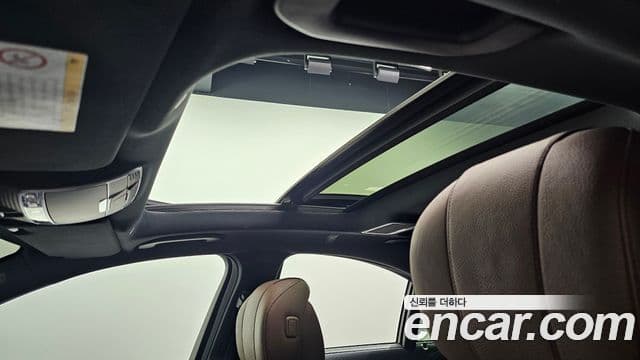 Mercedes-Benz S-Class 2020 — Photo 17/32