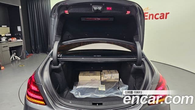 Mercedes-Benz S-Class 2020 — Photo 18/32