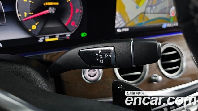 Mercedes-Benz E-Class 2020 — Şəkil 7/20