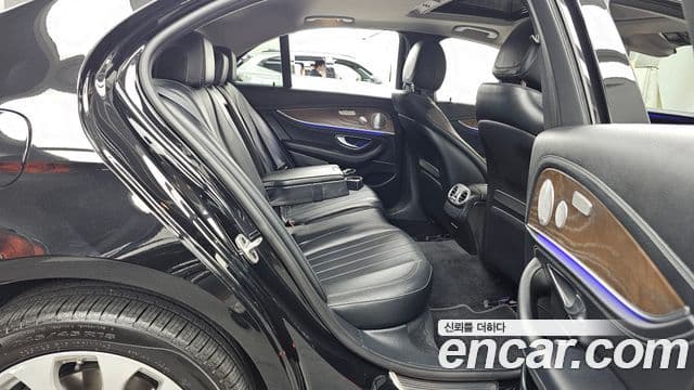 Mercedes-Benz E-Class 2020 — Şəkil 11/20