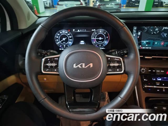 Kia Carnival 2022 — фото 4 из 20