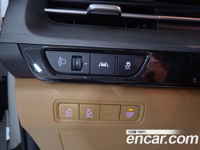 Kia Carnival 2022 — фото 11 из 20