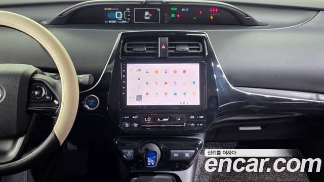 Toyota Prius 2019 — Şəkil 14/20