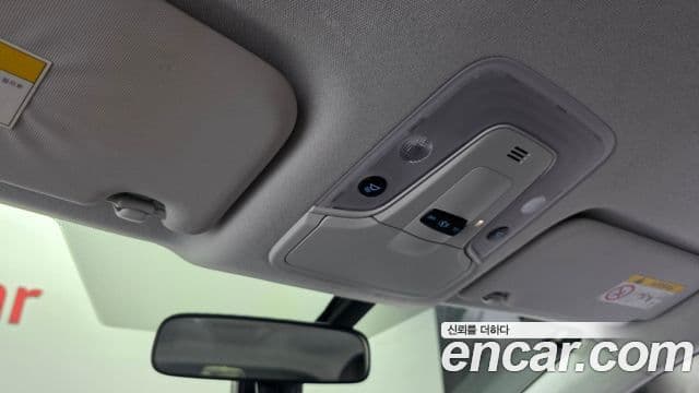 Toyota Prius 2019 — Şəkil 18/20
