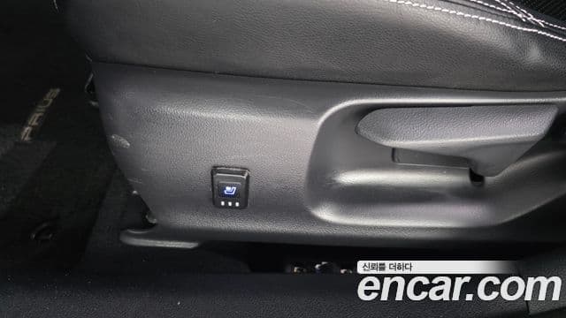 Toyota Prius 2019 — Şəkil 19/20