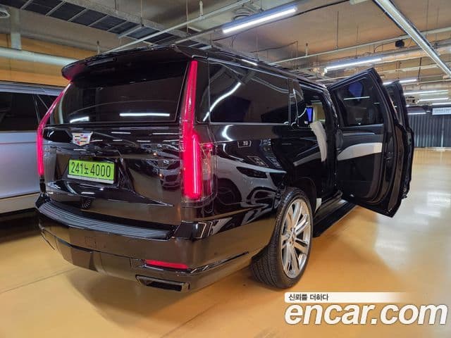 Cadillac Escalade 2025 — ფოტო 16/20