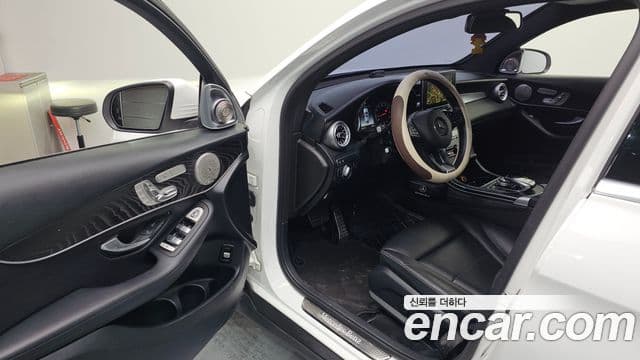 Mercedes-Benz GLC-Class 2019 — Şəkil 10/20