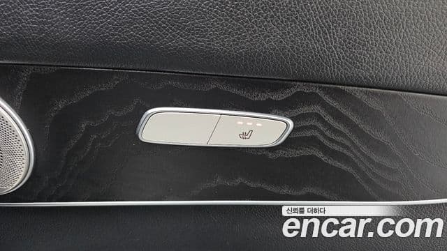 Mercedes-Benz GLC-Class 2019 — Şəkil 19/20