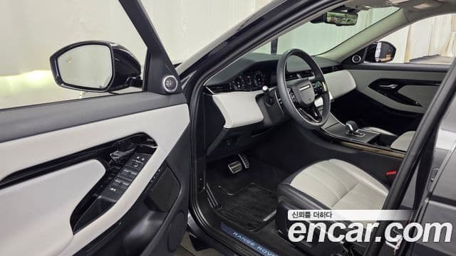 Land Rover Range Rover Evoque 2025 — ფოტო 10/20