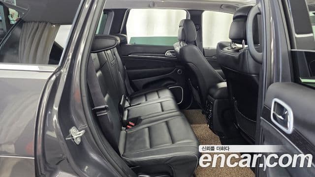 Jeep Grand Cherokee 2021 — фото 11 из 20